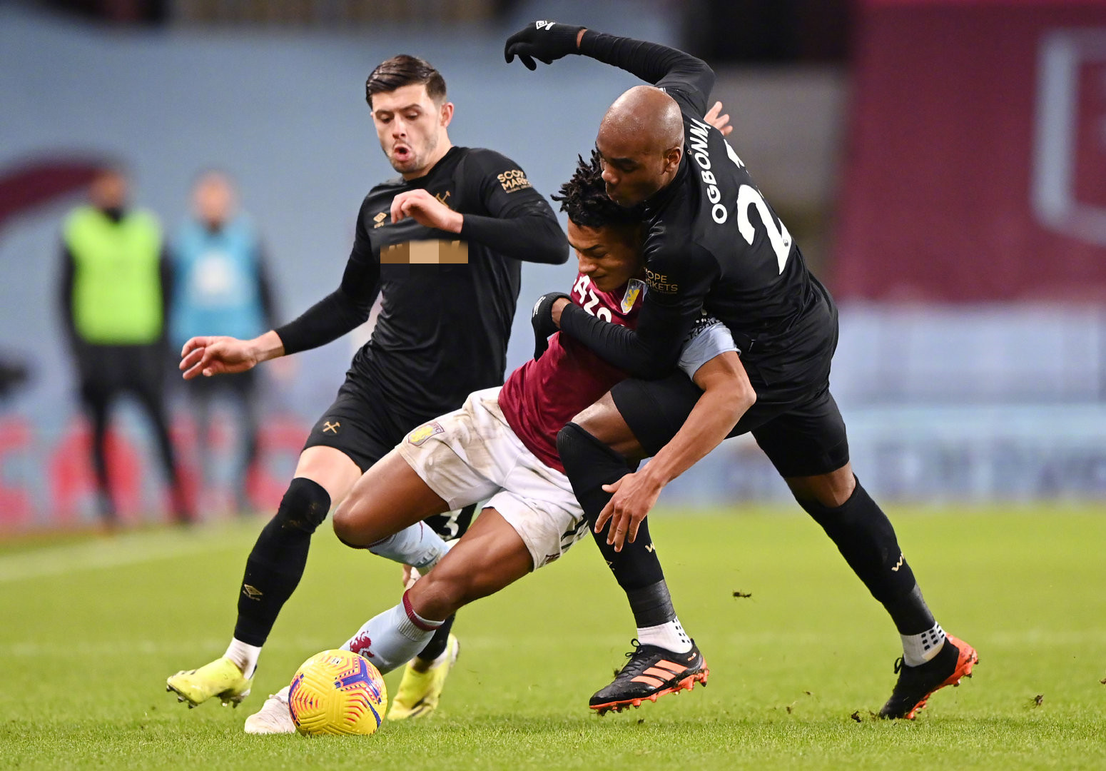 对抗性的 对抗性的